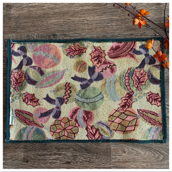 Holiday Place Mats/Table Runner/Throw Pillow Cover - Picture 4 of 11